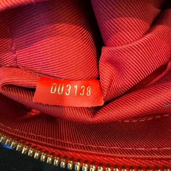 Louis Vuitton Saintonge Monogram Coquelicot M43556 - Picture 15 of 16